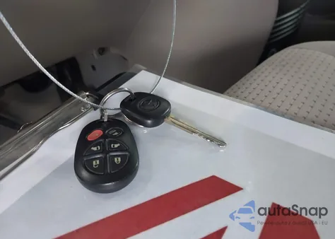 2010 Toyota Sienna Le from USA, damaged, VIN 5TDKK4CC2AS337199